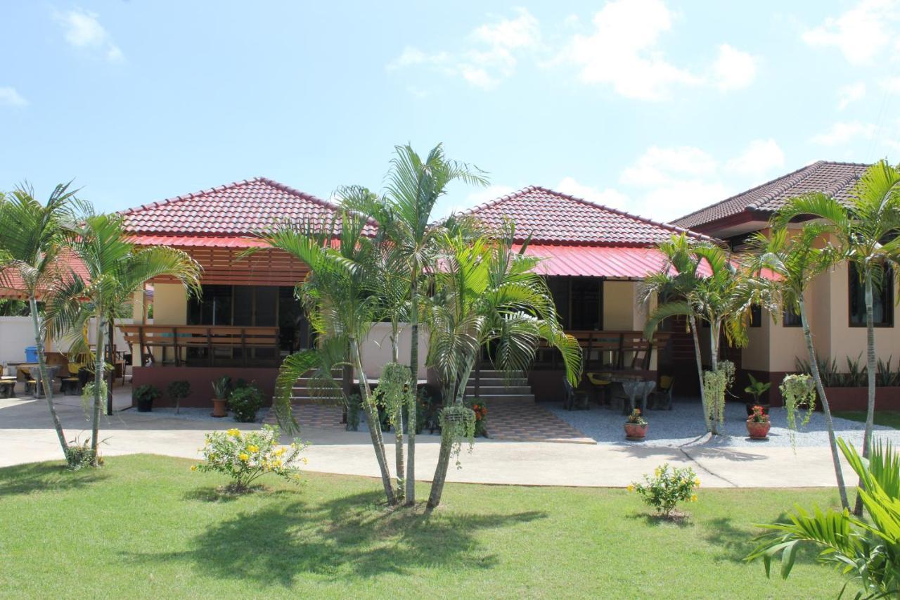 Naluemon Village Fh 1 Rayong Eksteriør bilde